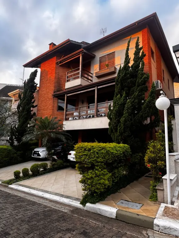 Fachada da casa durante o dia